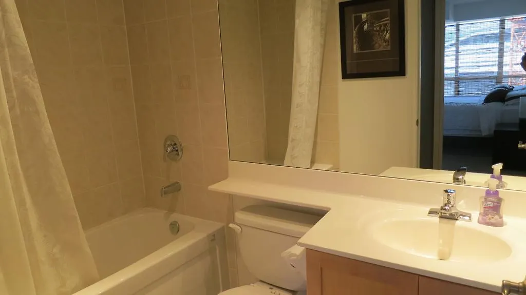 Living Suites - Toronto Convention Centre 0*,  Kanada